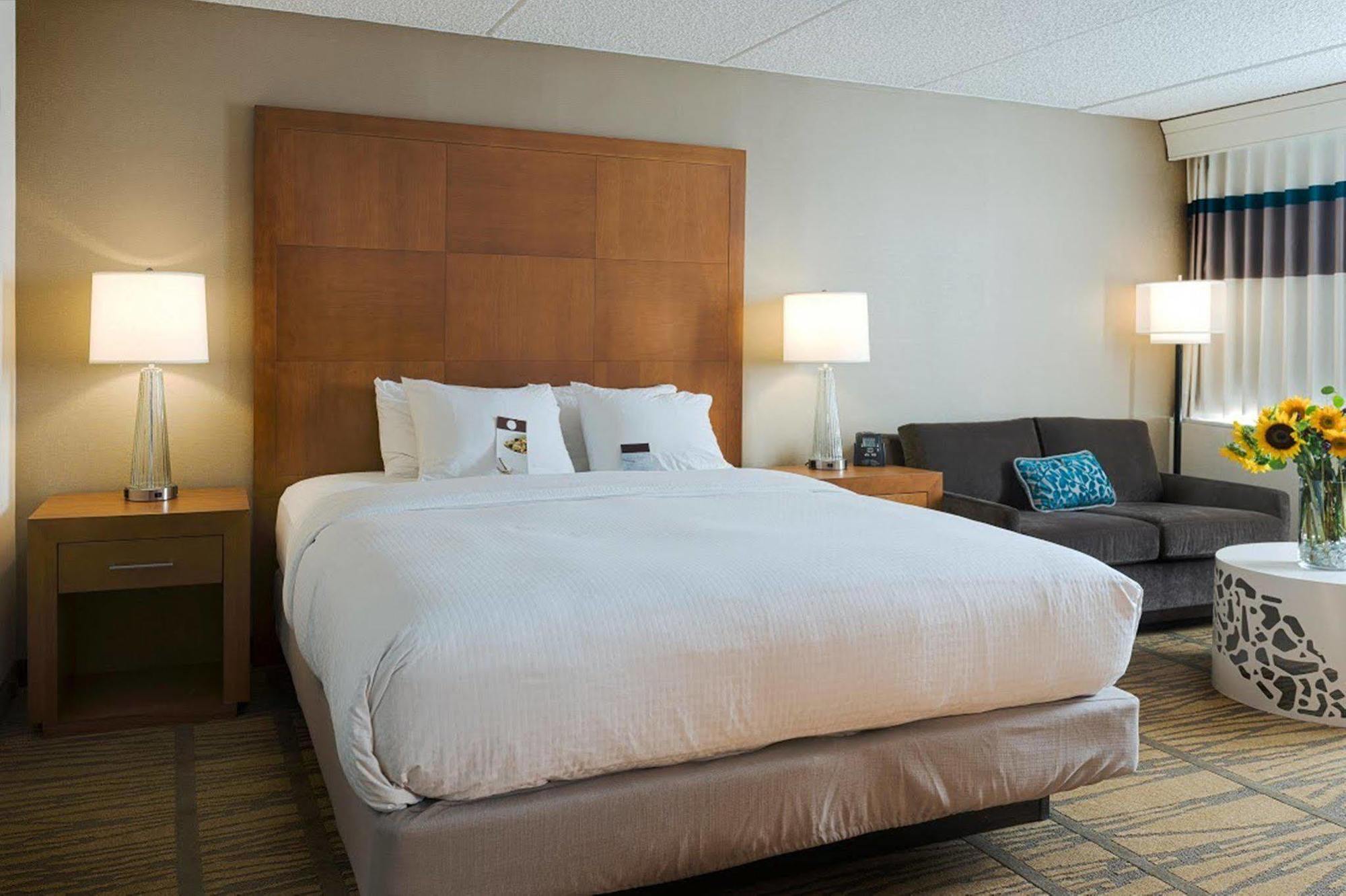 Doubletree By Hilton Rochester Henrietta Εξωτερικό φωτογραφία